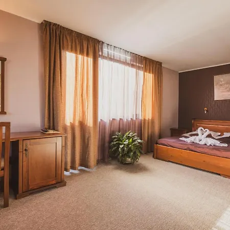 том и нези класик Hotel Velingrad