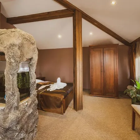 том и нези класик Hotel 3*