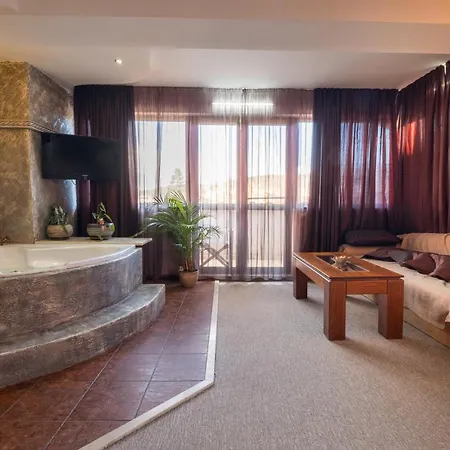 том и нези класик Hotel 3*