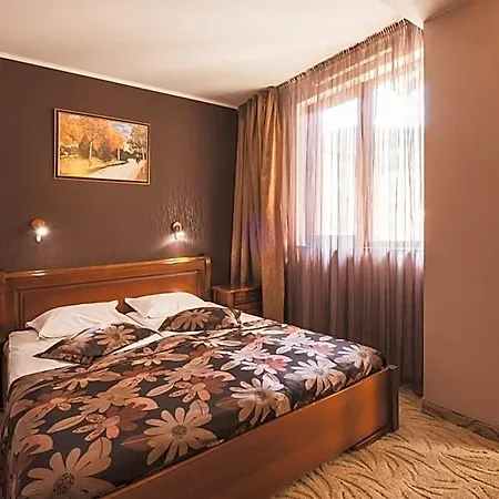 Hotel том и нези класик