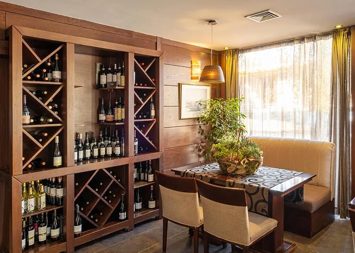 том и нези класик Hotel 3*