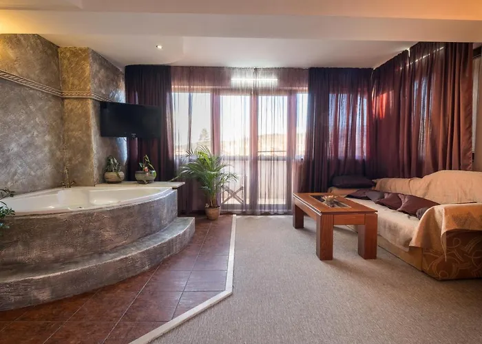 том и нези класик Hotel 3*